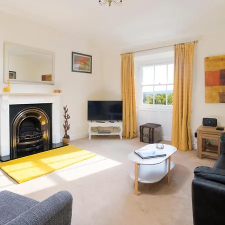 5 Lowfield, Apartment