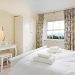 5 Lowfield, *